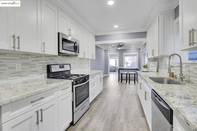 2419 Linden St, Oakland CA: https://media.crmls.org/mediaz/68ba1464-db97-4c44-932e-e9d81b2e5088.jpg