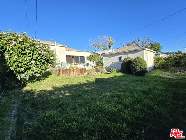 2944 Mayfield Avenue, La Crescenta CA: https://media.crmls.org/mediaz/68ba629f-78a4-4a0b-b1f6-1d3d82fb8a81.jpg