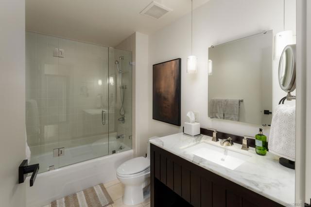 645 Front St, San Diego CA: https://media.crmls.org/mediaz/68ba9761-4d16-4587-89c0-56d9f1c10c3c.jpg