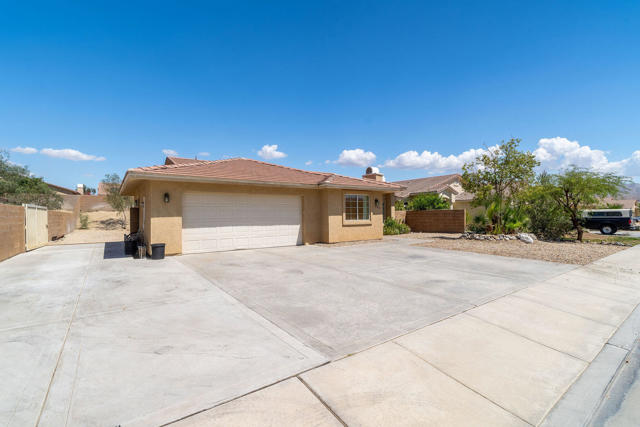 65866 Estrella Avenue, Desert Hot Springs CA: https://media.crmls.org/mediaz/68bb57af-b69e-46a4-969b-4f55d92b48f5.jpg