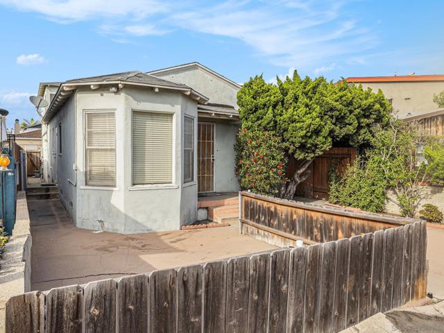 814 816 San Luis Rey Place, San Diego CA: https://media.crmls.org/mediaz/68bb6e94-e967-4302-9924-07c61ec96ff4.jpg