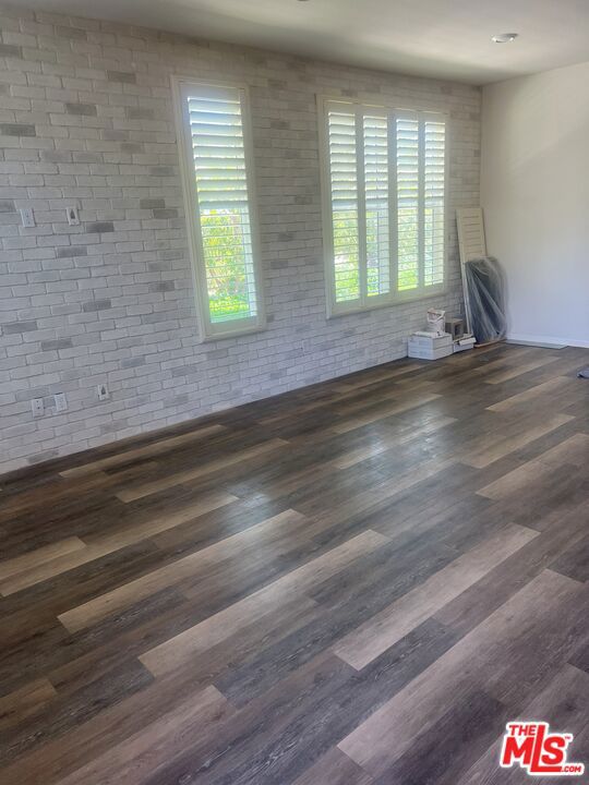 350 Serra Street, Camarillo CA: https://media.crmls.org/mediaz/68bbe0a6-e51c-4cd6-8296-52e73e1ef28a.jpg