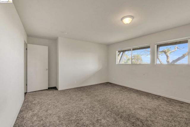 2001 Manzanita Dr, Oakland CA: https://media.crmls.org/mediaz/68bcbfd2-32d8-4936-b715-8462b3ee1d4a.jpg