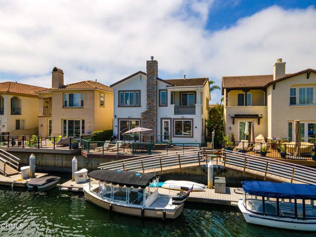 1520 Viewpoint Drive, Oxnard CA: https://media.crmls.org/mediaz/68bcd092-d27d-4f7c-a70f-baf726a7d9a7.jpg