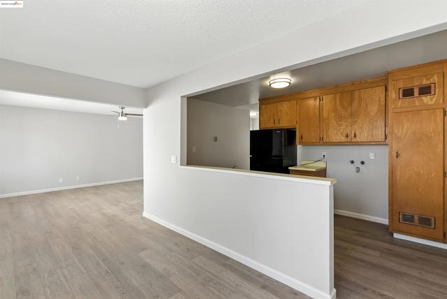 3464 Michael Dr, Redwood City CA: https://media.crmls.org/mediaz/68bd0b2c-1c1e-452b-96ad-16aabf407d74.jpg