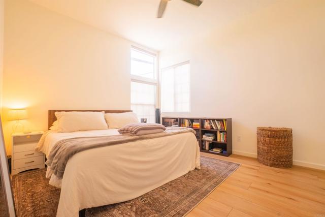 270 Dahlia Ave, Imperial Beach CA: https://media.crmls.org/mediaz/68bd69db-a852-4183-bfa7-999799c9e065.jpg