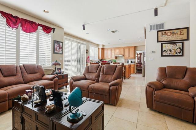 946 Martiri Court, Gilroy CA: https://media.crmls.org/mediaz/68be00c6-011d-4eb5-b134-f3abcef3e83c.jpg