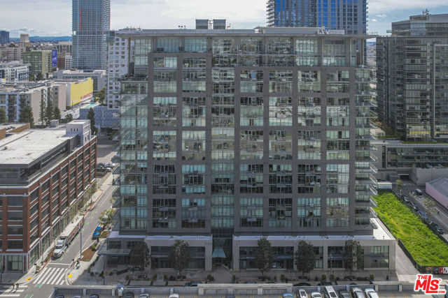 1100 S Hope Street, Los Angeles CA: https://media.crmls.org/mediaz/68be90fc-6ba4-4183-bd42-f89b9ee484aa.jpg