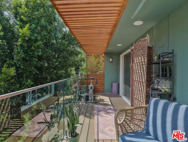 6921 Paseo Del Serra Drive, Los Angeles CA: https://media.crmls.org/mediaz/68bec474-0e73-45fe-a4b0-e54d6cbeaba6.jpg