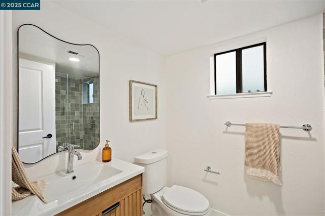 101 Lena Ct, Pleasant Hill CA: https://media.crmls.org/mediaz/68beee09-b65f-412a-a424-431ef71ae28e.jpg