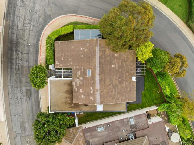 6555 Caminito Northland, La Jolla CA: https://media.crmls.org/mediaz/68bf2d9a-4217-4355-bf72-4569d3db7f3b.jpg