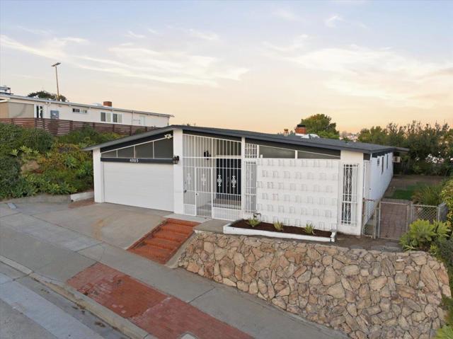 4985 Pacifica, San Diego CA: https://media.crmls.org/mediaz/68bf5f91-36a3-47e3-857c-4170bba56585.jpg