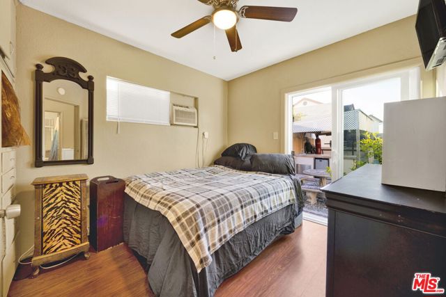 10133 Maple Street, Bellflower CA: https://media.crmls.org/mediaz/68c01515-86d0-43d1-ab78-ad5bf57e987c.jpg