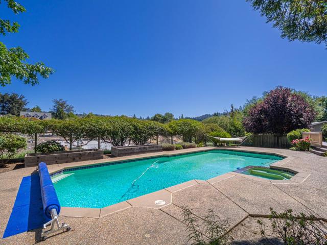 14 Sageland Court, Scotts Valley CA: https://media.crmls.org/mediaz/68c0e813-3e38-4236-9f46-73c20a3f7553.jpg