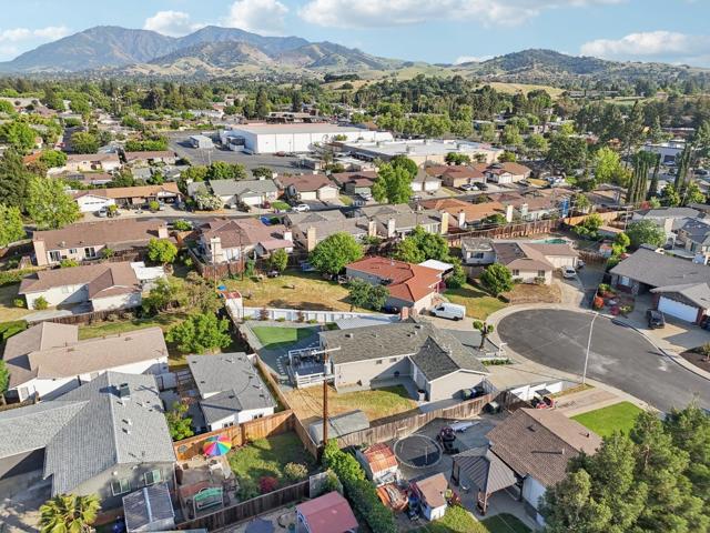 4273 Glazier Court, Concord CA: https://media.crmls.org/mediaz/68c0e8b2-0f7d-4c8e-8a43-50b0e969ce16.jpg