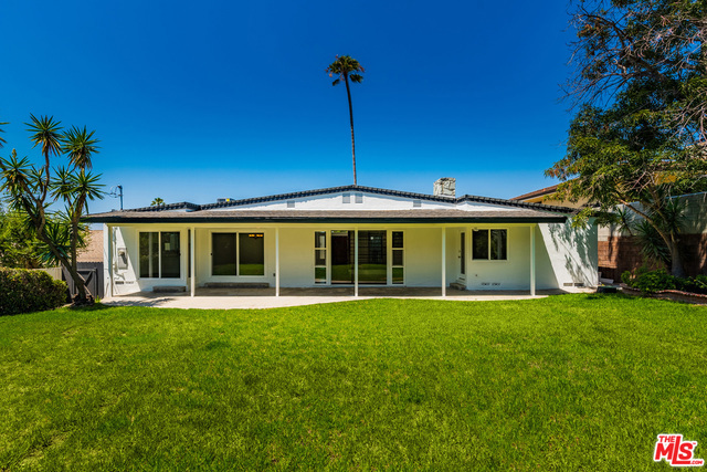 5412 S HOLT Avenue, Los Angeles CA: https://media.crmls.org/mediaz/68c0faaf-790e-438d-badc-ca5e49f8c5d4.jpg