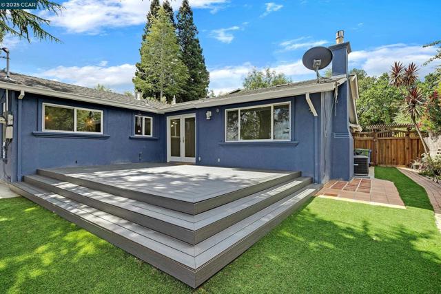 1952 Montclair Court, Walnut Creek CA: https://media.crmls.org/mediaz/68c145fe-98f9-40b4-a294-c7a28be9f81c.jpg