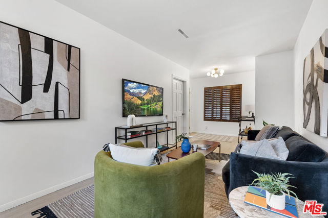 1205 Appleton Way, Venice CA: https://media.crmls.org/mediaz/68c1efb2-3a7d-4514-992f-d487546c469f.jpg