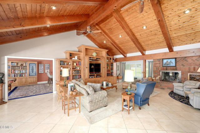 11616 E Las Posas Road, Camarillo CA: https://media.crmls.org/mediaz/68c24137-e146-4705-922e-84b8fb62b08d.jpg