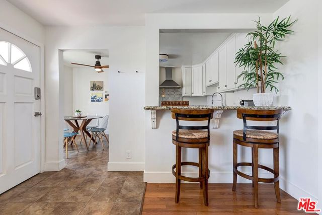 4417 Campbell Drive, Los Angeles CA: https://media.crmls.org/mediaz/68c26941-862b-40c7-b4e8-cb20a706475e.jpg