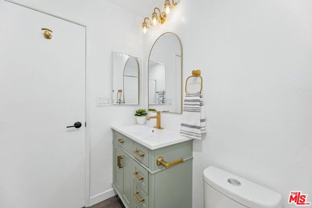 20134 Leadwell Street, Winnetka CA: https://media.crmls.org/mediaz/68c28188-fffa-4e70-ab1f-bf03ba647db6.jpg