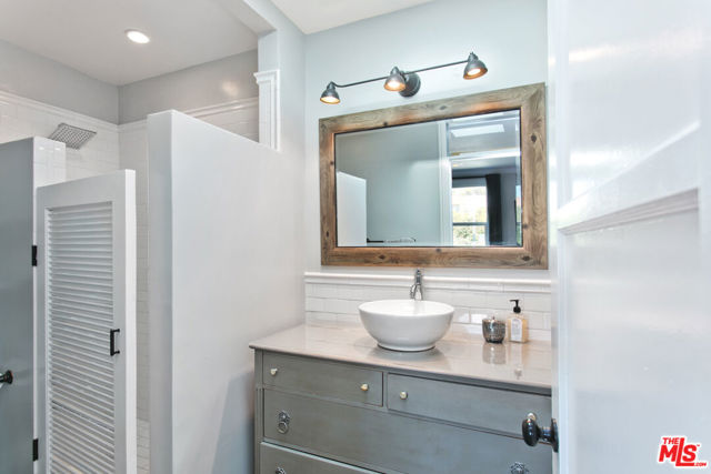1228 18th Street, Santa Monica CA: https://media.crmls.org/mediaz/68c28632-69f4-45e4-af29-f58d7e7e7f8c.jpg