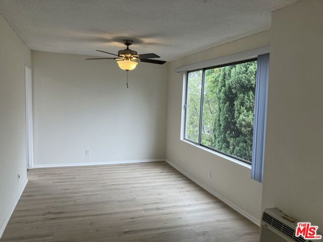 7521 Hampton Avenue, West Hollywood CA: https://media.crmls.org/mediaz/68c2a82d-2ea1-4fd9-924e-fda1b862cebb.jpg