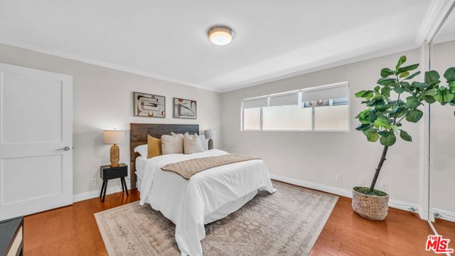 1130 9th Street, Santa Monica CA: https://media.crmls.org/mediaz/68c2e472-7421-4e4b-9277-c5c713ca3e1a.jpg