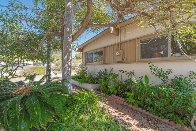 5393 Mary Fellows Avenue, La Mesa CA: https://media.crmls.org/mediaz/68c32de7-440f-4f8c-9ff8-a022d355df86.jpg