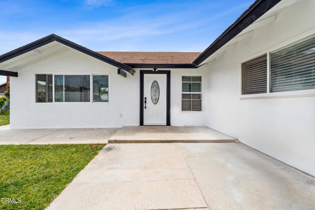 1712 N 7th Place, Port Hueneme CA: https://media.crmls.org/mediaz/68c3493f-2f42-4051-b0eb-a28ac40fdc5e.jpg