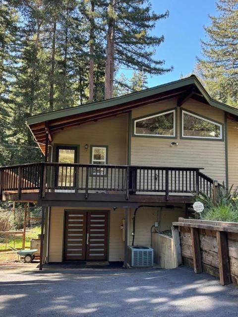 450 Bernstein Drive, Boulder Creek CA: https://media.crmls.org/mediaz/68c3a672-2233-4d69-8fc2-64f2a43742f2.jpg