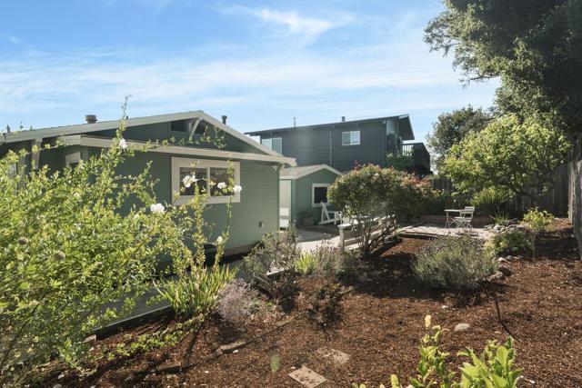 430 Hillcrest Drive, Aptos CA: https://media.crmls.org/mediaz/68c4465d-891c-449a-87a7-afc43553a205.jpg