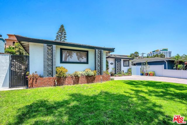8732 Villanova Avenue, Los Angeles CA: https://media.crmls.org/mediaz/68c452d0-0c3f-41ec-a929-b4dffae5ccc8.jpg