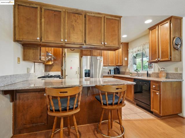 177 Bryce Way, Vacaville CA: https://media.crmls.org/mediaz/68c4a665-93bb-4ef7-9faf-9a5d3cbd5c56.jpg
