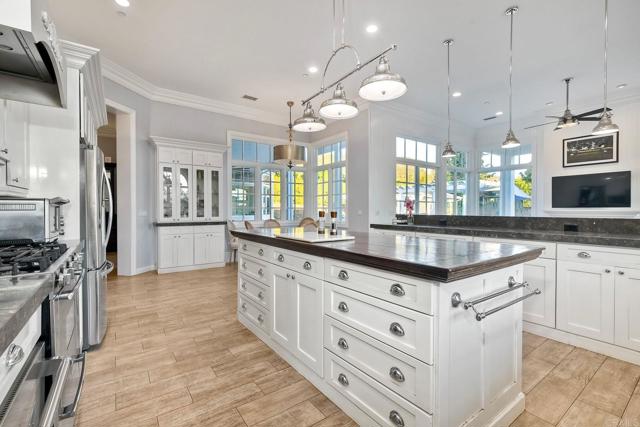 Detail Gallery Image 18 of 71 For 2507 Walinca Way, Vista,  CA 92084 - 4 Beds | 4 Baths