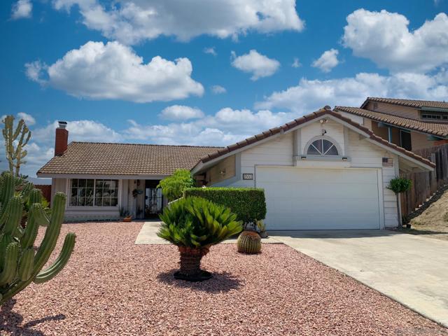 2552 Wind River Rd, El Cajon CA: https://media.crmls.org/mediaz/68c5a201-be11-4717-ab8b-affba7ef8ff5.jpg