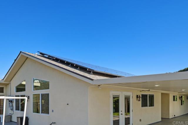39255 De Luz Rd, Fallbrook CA: https://media.crmls.org/mediaz/68c668e1-5f5d-4a36-a585-070d948940d1.jpg