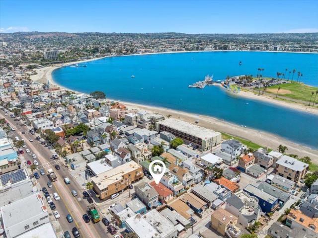814 16 Pismo Ct., San Diego CA: https://media.crmls.org/mediaz/68c92b3e-0e1b-47a8-b934-2e391fd6be50.jpg