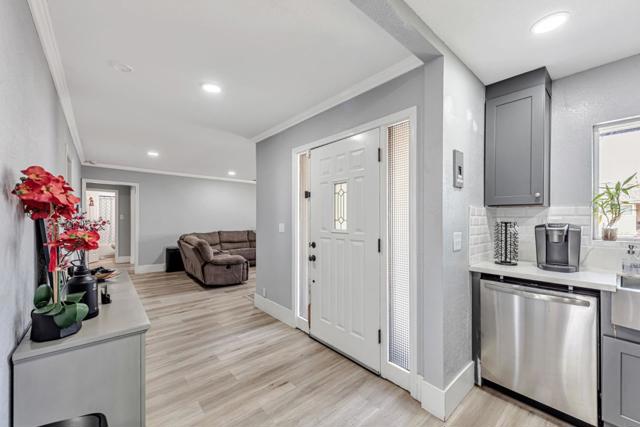 1247 Benedict Court, San Leandro CA: https://media.crmls.org/mediaz/68c9542f-04ee-4360-a93e-8df9f3fecf64.jpg
