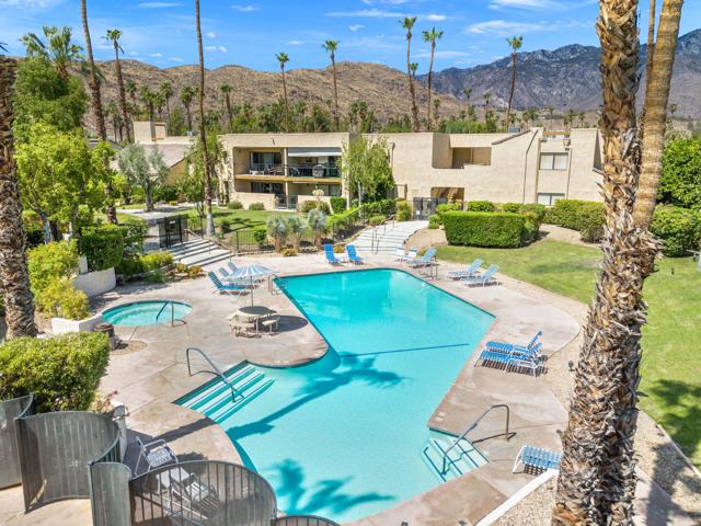 5300 E Waverly Drive, Palm Springs CA: https://media.crmls.org/mediaz/68cb594f-ea07-4dad-aed9-d4c265e6512c.jpg