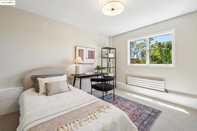 917 Avis Dr, El Cerrito CA: https://media.crmls.org/mediaz/68cb7c5e-65d7-4187-9043-6e84ec9ed723.jpg