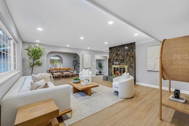 22562 Alcalde Road, Cupertino CA: https://media.crmls.org/mediaz/68cc02b9-991d-4e68-91df-f6403fd1331e.jpg