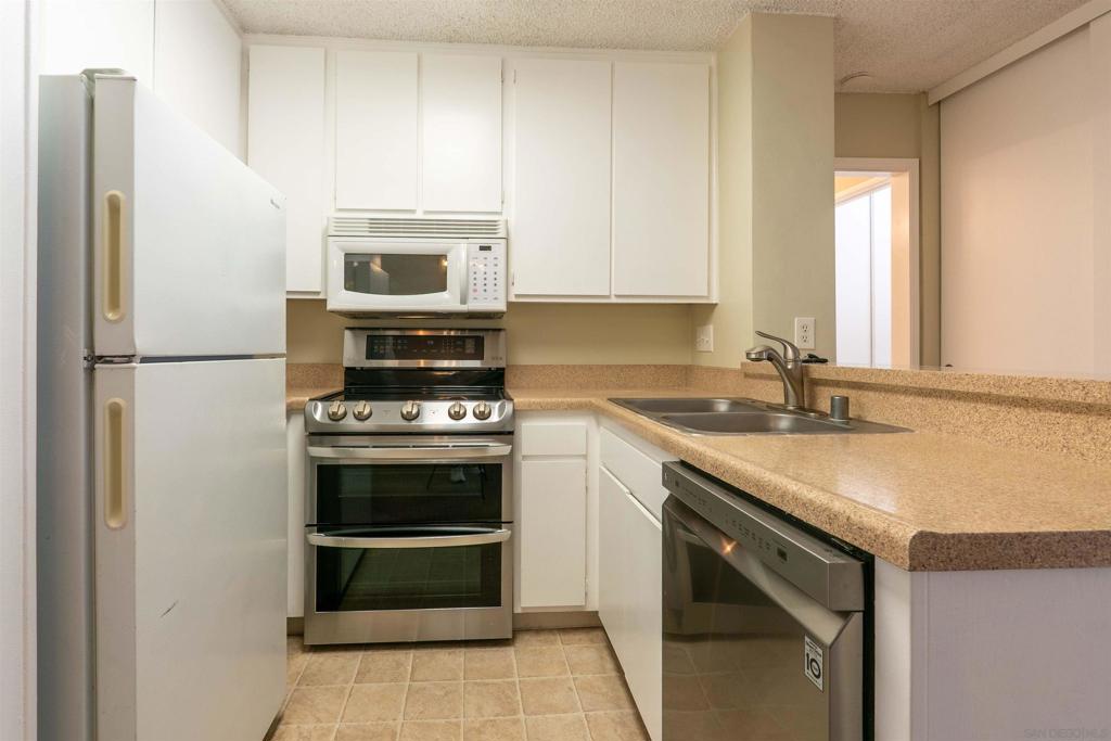 1855 Diamond St - photo 4