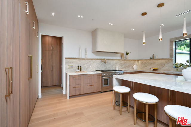 Image 14 of 60 For 112 Valley Street