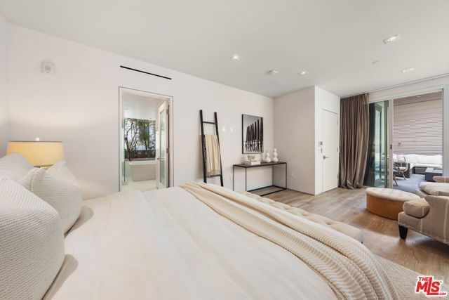 1012 2nd Street, Santa Monica CA: https://media.crmls.org/mediaz/68cdcffe-7d70-4fcc-8b2e-3247d6d88efb.jpg