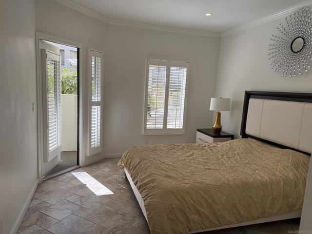 620 State St, San Diego CA: https://media.crmls.org/mediaz/68cdff43-cedc-487f-862b-759bed543f95.jpg