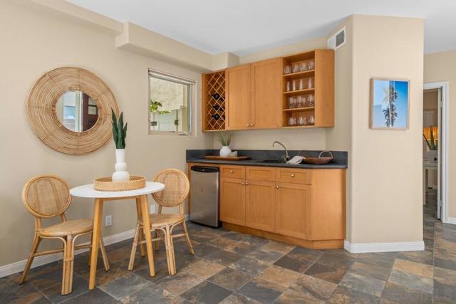 814 Kingston Ct, San Diego CA: https://media.crmls.org/mediaz/68ce2d07-e7b0-4f57-984b-0ec7232b30a6.jpg