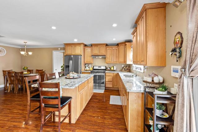 436 N Mercy Springs, Los Banos CA: https://media.crmls.org/mediaz/68ce4ecb-818c-418d-8d36-1cd76bd7b9f5.jpg
