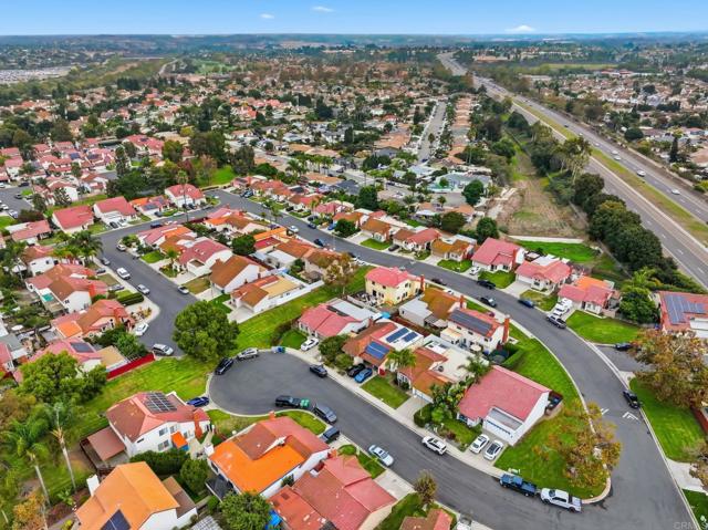 270 Chestnut Way, Oceanside CA: https://media.crmls.org/mediaz/68ce4edd-dd57-4982-8465-6847d4a126c4.jpg