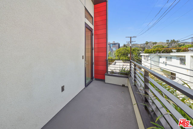1204 N Orange, West Hollywood CA: https://media.crmls.org/mediaz/68ce5e88-017a-4a0f-9bf6-966624155173.jpg